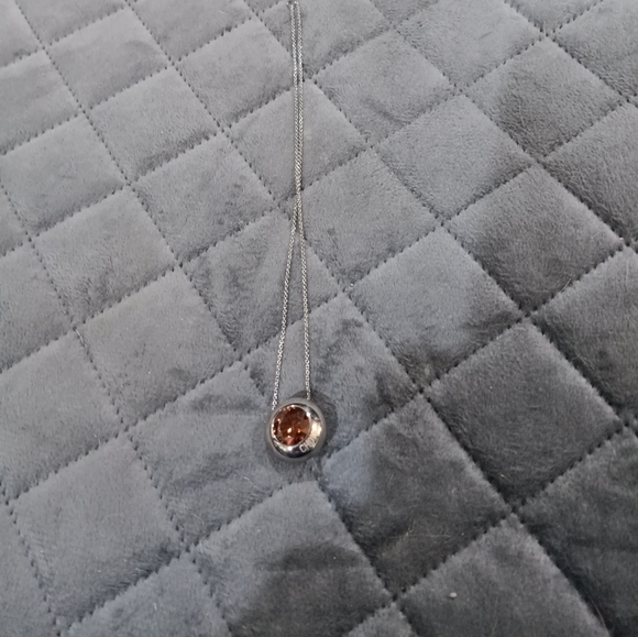 Elegant Silver Necklace with Red Gemstone - Picture 2 of 3